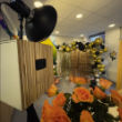 edle Fotobox vor Fotohintergrund mit Luftballonschlange